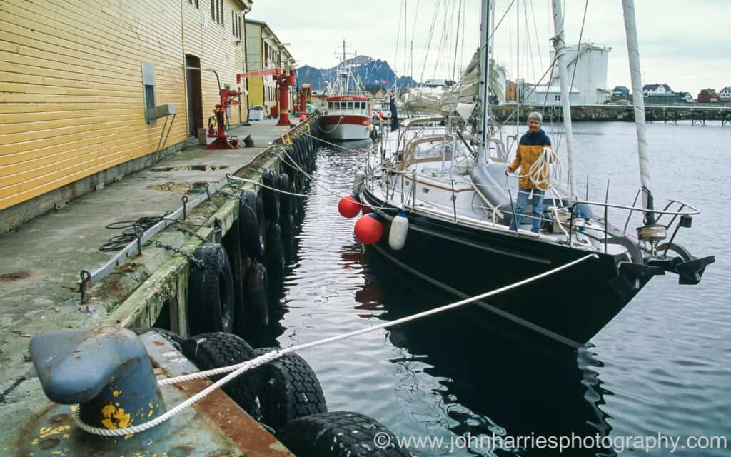 Balloon fenders can make tying up on commercial wharves much easier and safer
